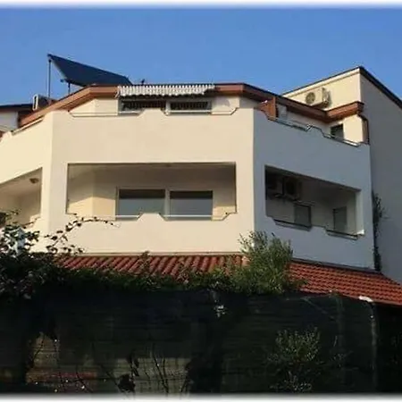 Appartement With Balcony And Sea Wiew *